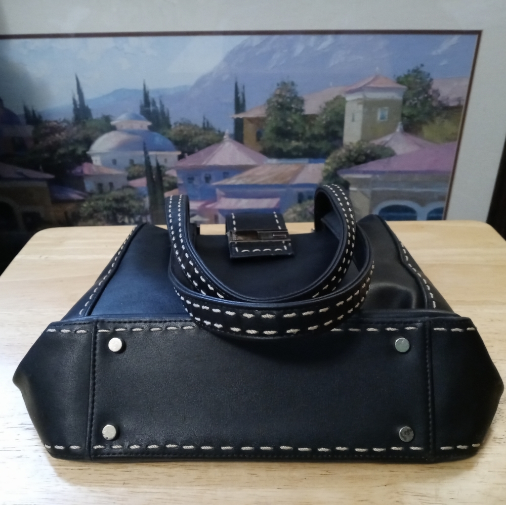 👜GUESS VINTAGE LEATHER POCKET BOOK - Picture 8 of 16